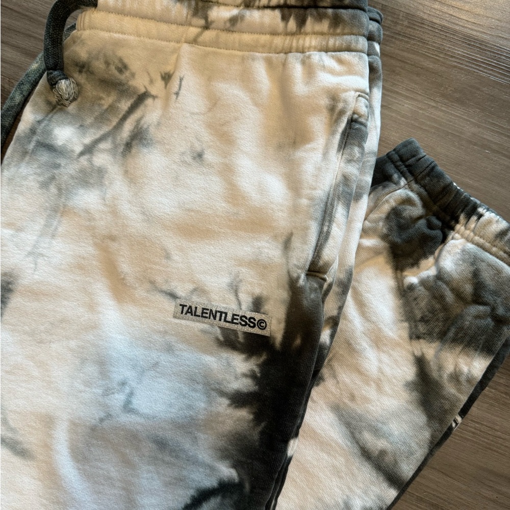 Talentless Women’s Heavyweight Sweatpants